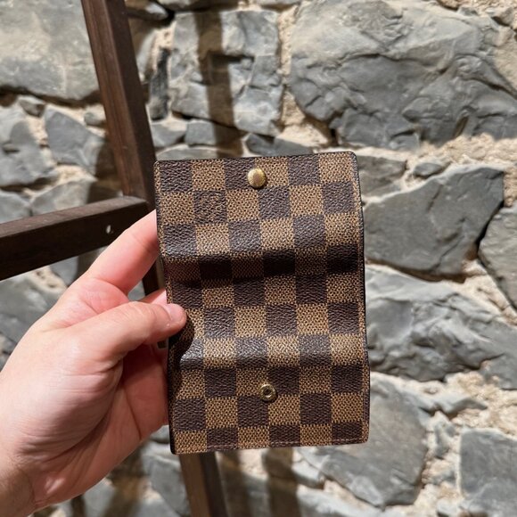 Louis Vuitton Vintage Damier Ebene 4 Key Holder - Picture 8 of 14